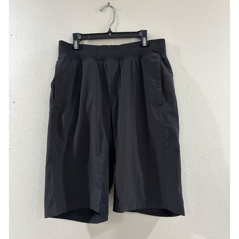 Lululemon T.H.E. Lined Men's Athletic Shorts in black size small